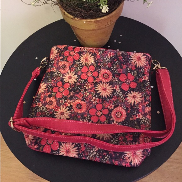 Sale! Beautiful crossovers - Picture 3 of 5